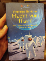 Flucht vom Mond: Ein Computerkrimi aus der Level 4-Serie