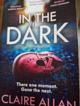 In the dark: 1.0001 δοκιμασμένες συμβουλές για Σφριγηλό Σώμα, Πνευματική Διαύγεια, Διατροφή κατά της γήρανσης