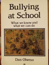 Bullying at School: What We Know and What We Can Do - Softcover Olweus, Dan
