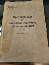 Unterrichtsbuch für Sanitätsubteroffiziere und - Mannschaften