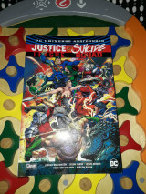 Justice League VS Suicide Squad
